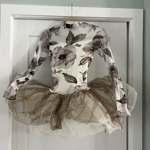 Women ballet costume!